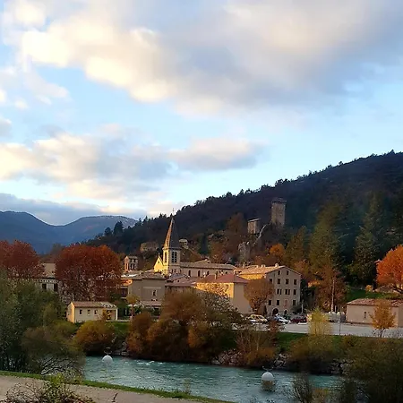 Des Pierres, Cadre Magnifique Au Coeur Du Verdon ゲストハウス