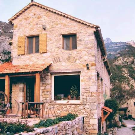 Des Pierres, Cadre Magnifique Au Coeur Du Verdon ゲストハウス